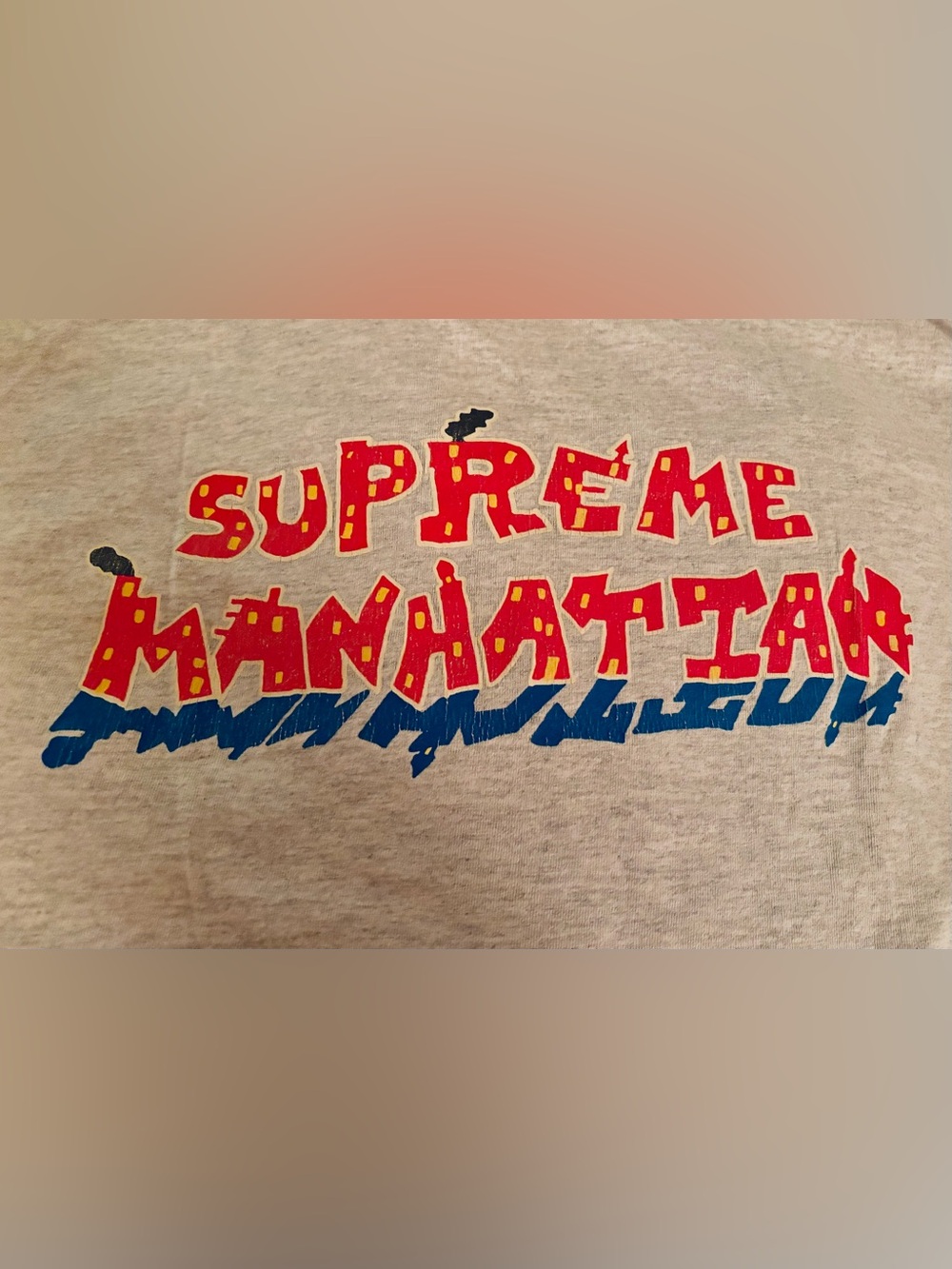 Supreme Red Grooms Manhattan men’s Large short sleeve tee shirt - Picture 4 of 4